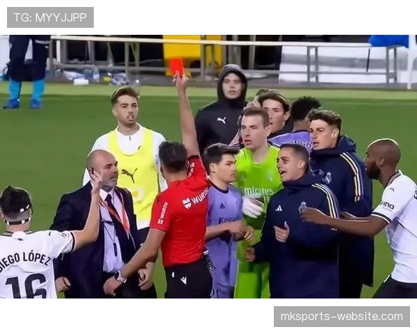 终场哨生效时点与裁判补时判定规则